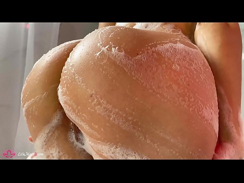 ❤️ Morena masturba o coño cun vibrador ata un orgasmo intenso na ducha ❤️❌ Vídeo de puta  na pornografía gl.serviporno.ru ❌️