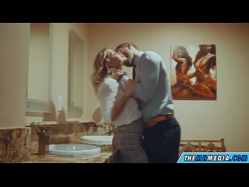 ❤️ Cando unha loura tetona seduce nun baño público ❤️❌ Vídeo de puta na pornografía gl.serviporno.ru ❌️
